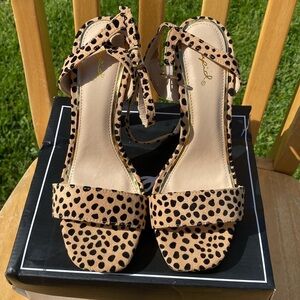 Qupid Women’s Leopard Open Toe Heels Size 8